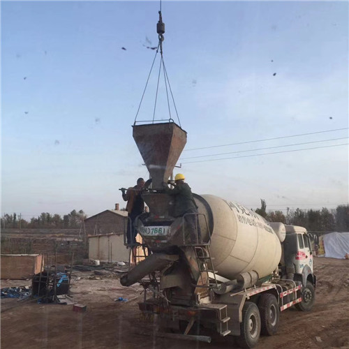 东至县“精准瞄准”—— 吊车的 “定位导航” 技术